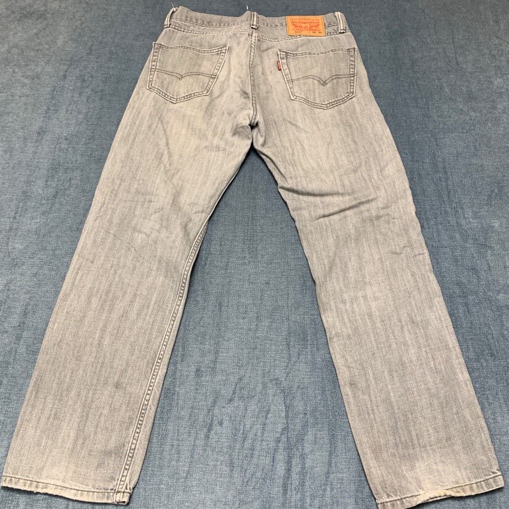 Vintage Levi's 514 Jeans Mens 30x30 Gray Denim All Day Comfort Light Wash Y2K